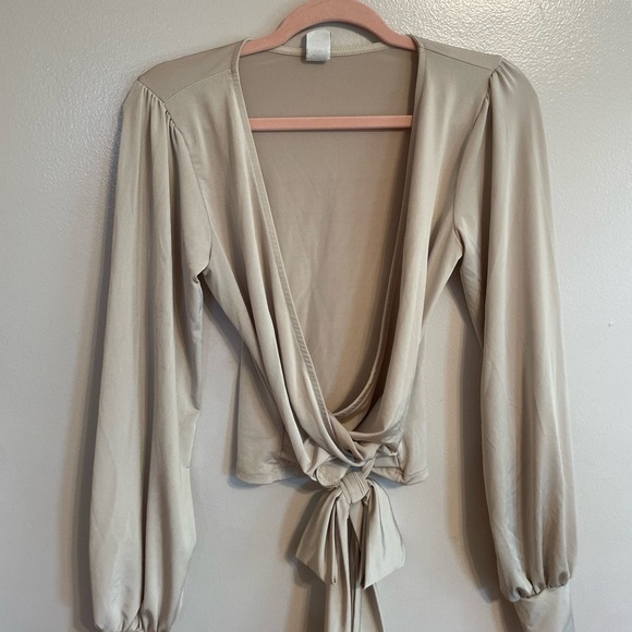 𝅺WINDSOR Beige Top - Picture 6 of 14